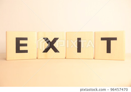 EXIT的字符和圖像 96457470