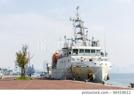 The Taiwan New Ocean Researcher 3 ship docked at the port of Kaohsiung, Taiwan. 96458612