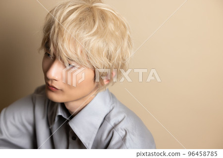 金發男假髮 96458785