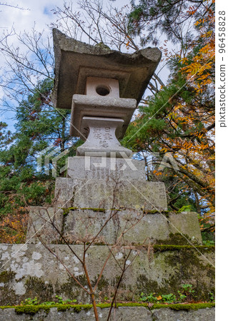 鳥取縣西伯郡大山町日俄戰爭紀念燈籠大山寺門 96458828