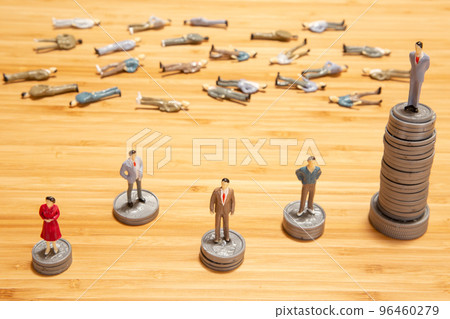 Image of a society with a cruel wage gap 96460279