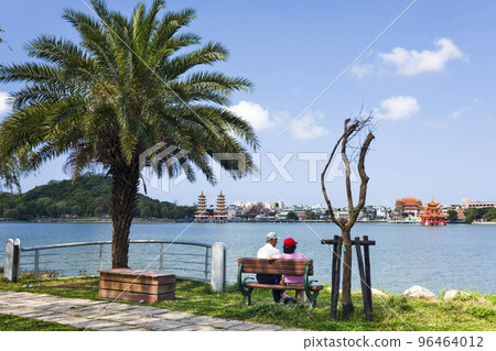 Beautiful view of Lotus Pond in Kaohsiung, Taiwan. it is an artificial lake and a popular tourist destination. 96464012