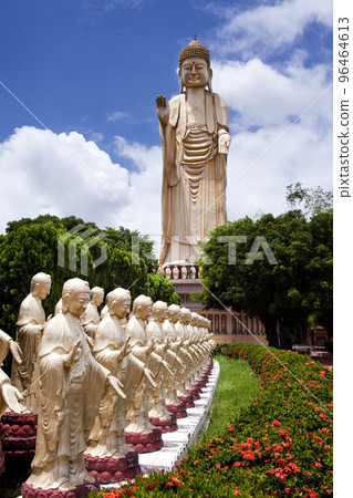 View of the giant Buddha statues at Fo Guang Shan in Kaohsiung, Taiwan. It is one of the famous attractions in Kaohsiung. 96464613