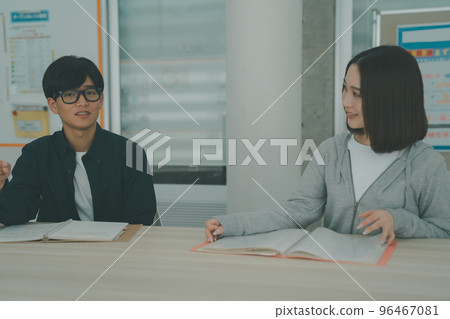 大學生 男人和女人 男女 96467081