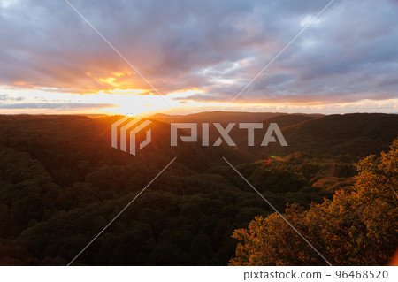 從城倉橋看到的多雲的黃昏(青森縣青森市) 從城倉橋看到的多雲的黃昏(青森縣青森市) 96468520