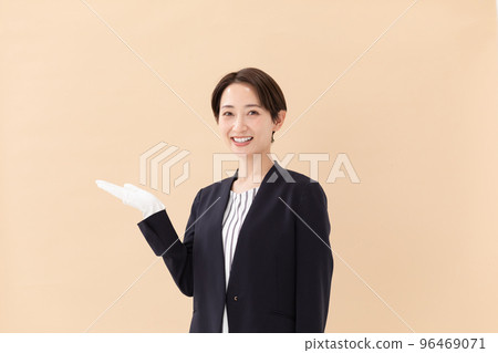 Recommended female Recommended female 96469071