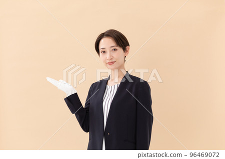 推薦女性 96469072