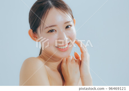 Basic beauty of young women Basic beauty of young women 96469121