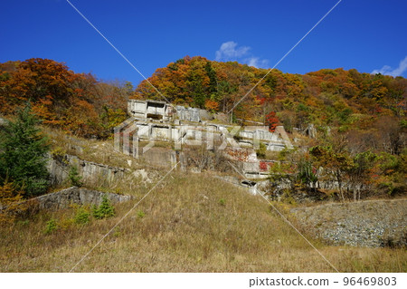 秋天的釜石礦山遺址 96469803