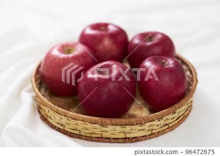 新鮮的蘋果富士 96472675