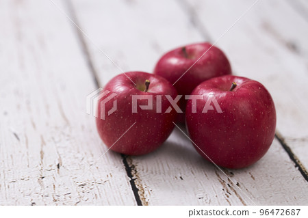 Fresh apple Fuji 96472687
