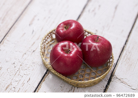 Fresh apple Fuji 96472689