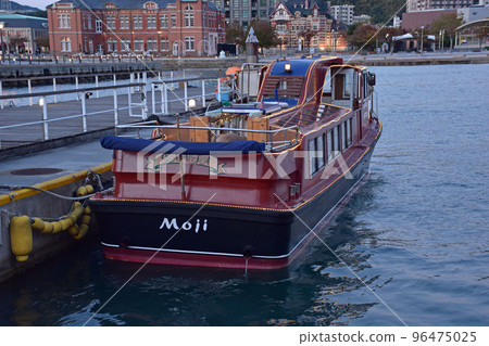 Mojiko Retro Cruise Ship 96475025