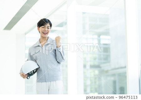 Female, worker, work clothes, construction industry, building maintenance, young, Japanese, person, person, portrait, Asian, 20 96475113