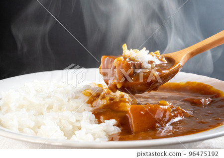 Retort curry and white rice 96475192