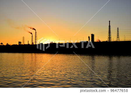 Evening view of the Hamadera Waterway seen from Hamadera Park in Osaka 96477658