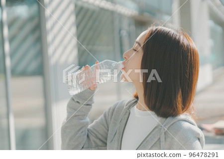 female college student, water, College Student 96478291