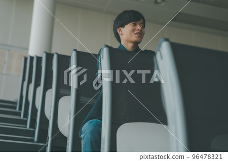 男人 大學生 學生 96478321