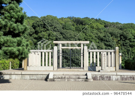 Osaka Habikino City Karusato Otsuka Burial Mound (Swan Mausoleum) 96478544
