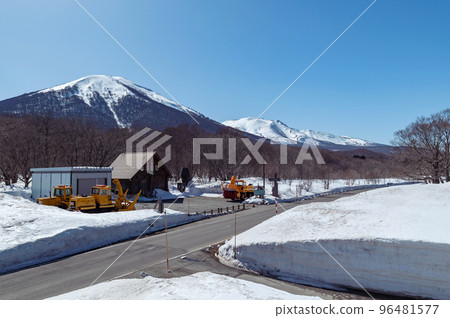 [八甲田山]從Houkibatai看到的北八甲田 96481577