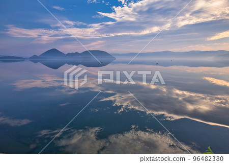 Lake Toya from Toyako Enchi 96482380