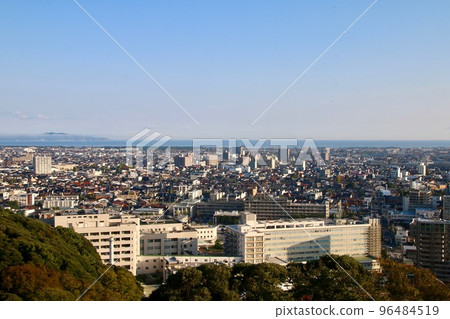 從本丸眺望米子城遺址（鳥取縣米子市） 96484519