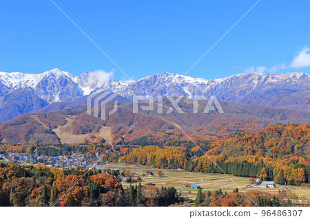 Hakuba in late autumn, the three mountains of Hakuba seen from Nodaira Hakuba in late autumn, the three mountains of Hakuba seen from Nodaira 96486307