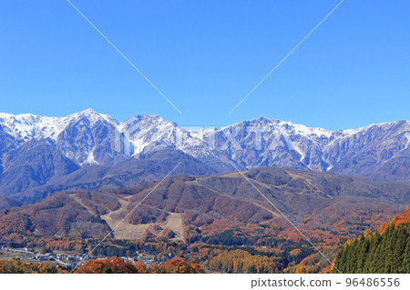 深秋的白馬,從野平看到的白馬三山 深秋的白馬,從野平看到的白馬三山 96486556