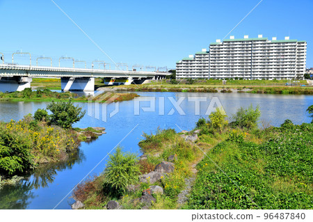 小田急線和泉玉川站方向（東京都狛江市）[2022.10] 96487840