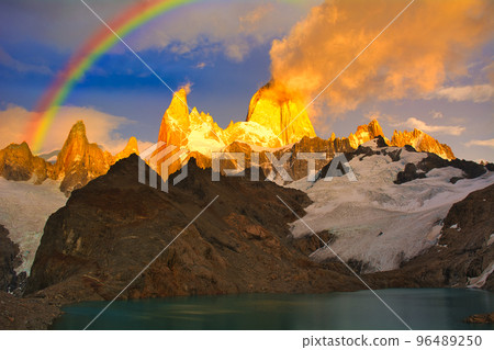 Sunrise at Mount Fitz Roy in Patagonia Sunrise at Mount Fitz Roy in Patagonia 96489250