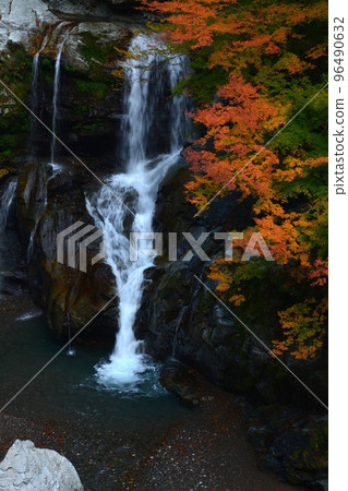 Otodoroki Waterfall 1 (Naga Town, Naka District, Tokushima Prefecture) 96490632