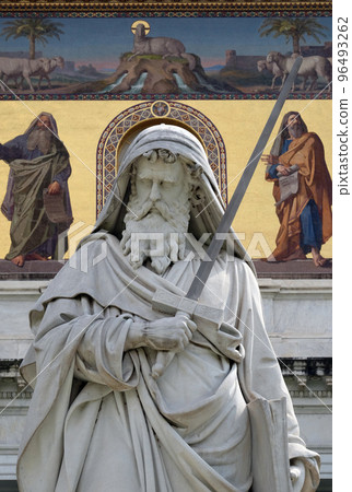 Saint Paul statue in front of the basilica of Saint Paul Outside the Walls, Rome, Italy Saint Paul statue in front of the basilica of Saint Paul Outside the Walls, Rome, Italy 96493262