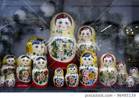 Russian toy - babushka Russian toy - babushka 96495139