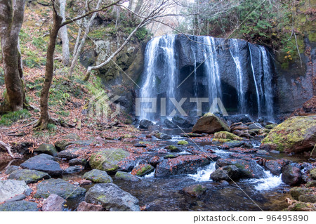 Inawashiro Tatsuzawa Fudo Waterfall 96495890