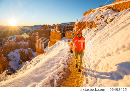 Hike in winter Bryce Hike in winter Bryce 96498415