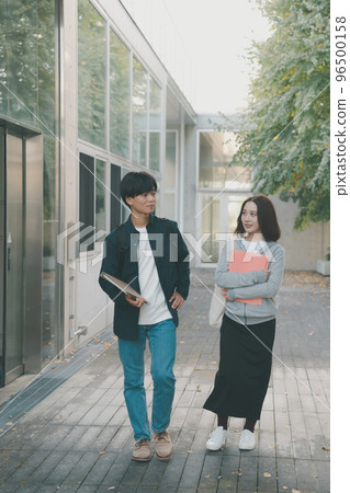 大學生 男人和女人 男女 96500158