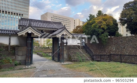 日本百座名城 江戶城清水門和黃昏的高麗門 日本百座名城 江戶城清水門和黃昏的高麗門 96503294