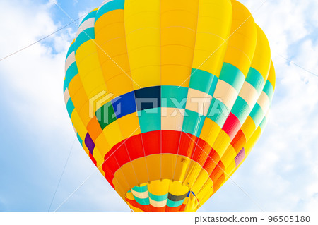 漂浮在空中的熱氣球 宮城縣 96505180