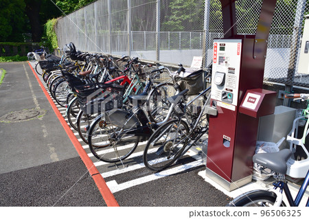 Paid bicycle park in front of the station 96506325