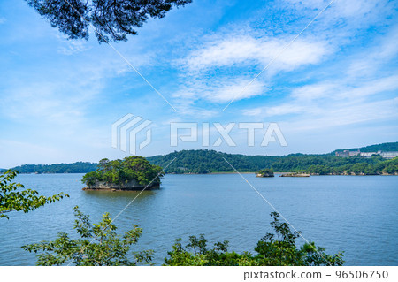 從福浦島(宮城縣松島町)看到的松島灣 從福浦島(宮城縣松島町)看到的松島灣 96506750