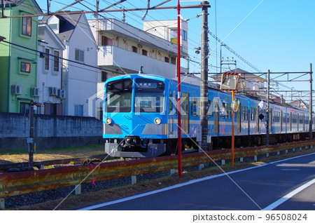 Seibu Tamagawa Line departing from Koremasa Station 96508024