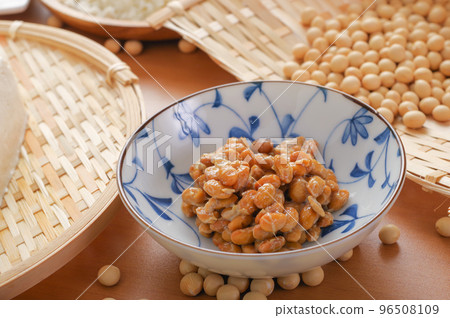 Natto and many soy products 96508109