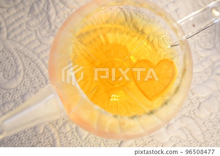 Heart-shaped lemon lemon tea 96508477