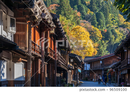 Nakasendo in autumn Tsumago-juku (Nagiso Town, Nagano Prefecture) Nakasendo in autumn Tsumago-juku (Nagiso Town, Nagano Prefecture) 96509100