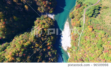 黑部川秋葉航拍無人機攝影 96509998