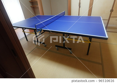 Set up a table tennis table for home use in a Japanese-style room for a healthy life 96510616