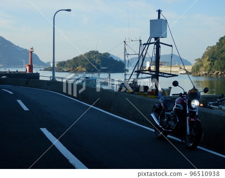 I went to the beach by bike I went to the beach by bike 96510938