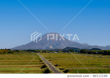 中國大段自動車道溝口IC附近的大山 中國大段自動車道溝口IC附近的大山 96513199