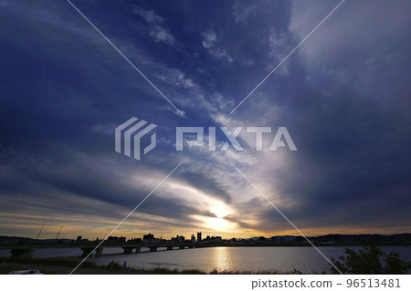 River and townscape reflecting late autumn morning sky covered with clouds・Super wide angle・Sky mainly・221027am River and townscape reflecting late autumn morning sky covered with clouds・Super wide angle・Sky mainly・221027am 96513481