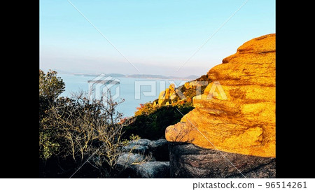 Ojigadake Nico Nico 岩石被早晨的陽光照亮 Ojigadake Nico Nico 岩石被早晨的陽光照亮 96514261